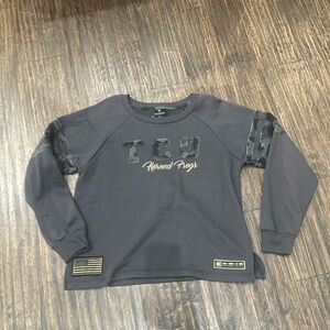 💖TCU Pullover Sweatshirt Size Medium Gray Camo